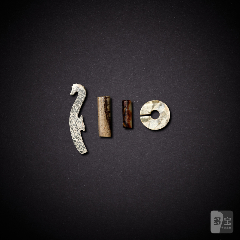 Four celadon jade ornaments, Neolithic period - Eastern Zhou dynasty, Warring States period | 新石器時代至東周戰國 青玉飾四件 - 图2